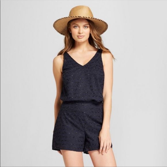 A New Day NWT Navy Blue Eyelet Lace Tank Medium - Picture 1 of 5